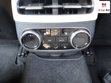 2021 - genesis gv70