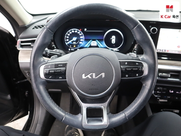 2022 - kia k5