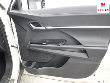 Kg Mobility (Ssangyong) Torres 2023 — صورة 31