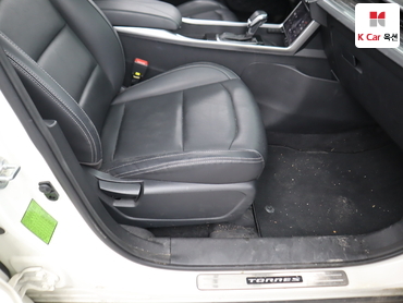 Kg Mobility (Ssangyong) Torres 2023 — صورة 32