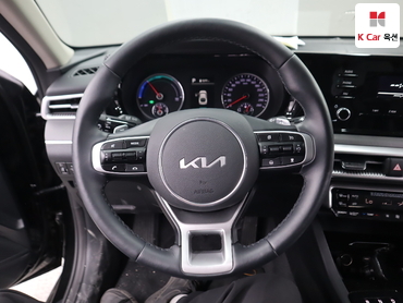2022 - kia k5