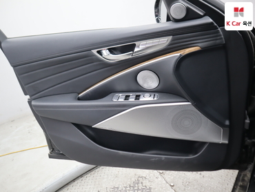 2022 - kia k9