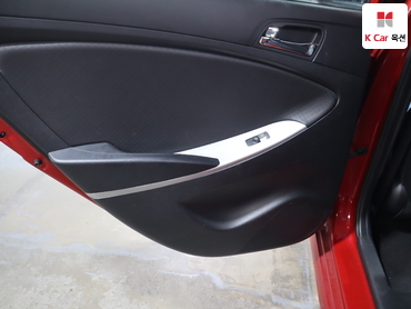 2012 - hyundai accent
