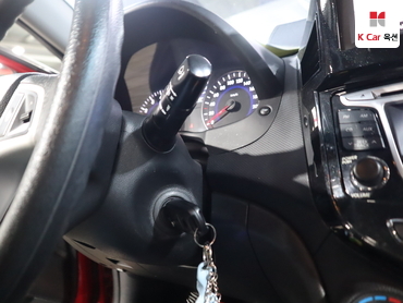2012 - hyundai accent