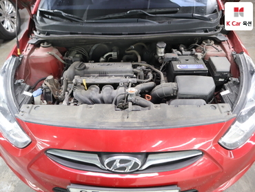 2012 - hyundai accent