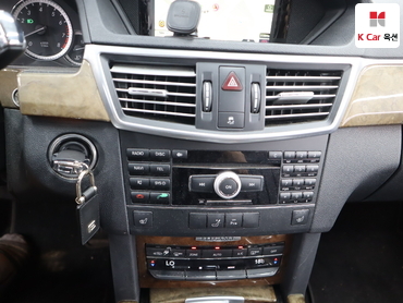 2010 - mercedes-benz e300