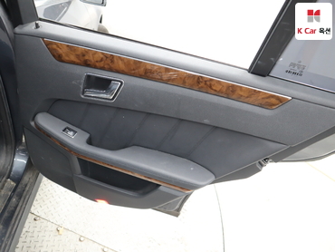 2010 - mercedes-benz e300
