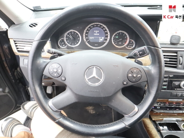 2010 - mercedes-benz e300