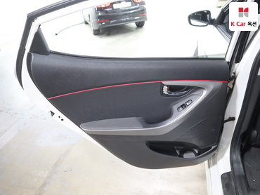 2011 - hyundai avante
