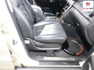 2013 - kg mobility (ssangyong) rexton