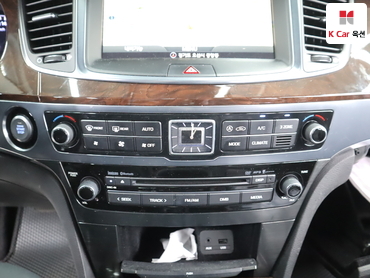 2014 - hyundai equus
