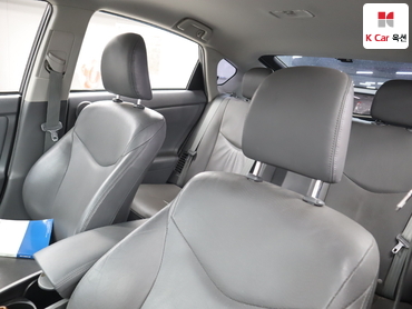 2011 - toyota prius
