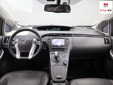 2011 - toyota prius