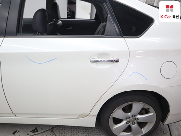 2011 - toyota prius