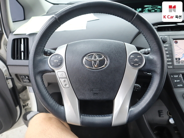 2011 - toyota prius