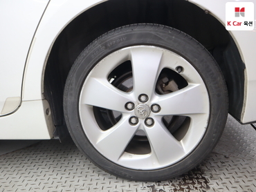 2011 - toyota prius