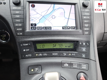 2011 - toyota prius