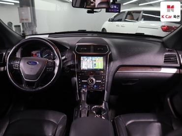 2017 - ford explorer