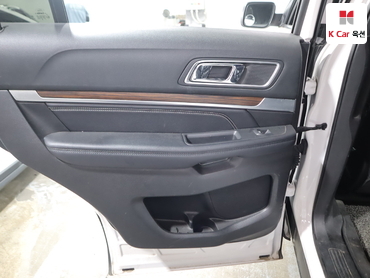 2017 - ford explorer