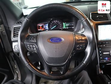 2017 - ford explorer
