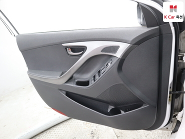 2012 - hyundai avante