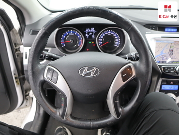 2012 - hyundai avante