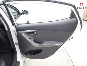 2012 - hyundai avante