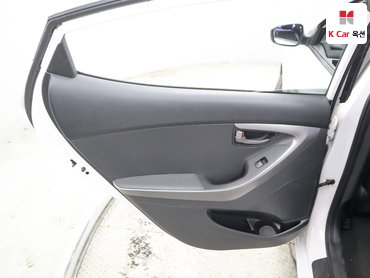 2012 - hyundai avante