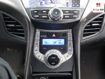 2012 - hyundai avante