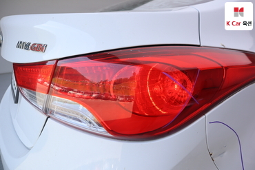 2012 - hyundai avante
