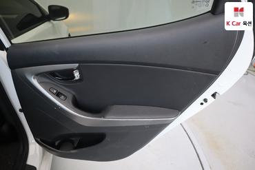 2012 - hyundai avante