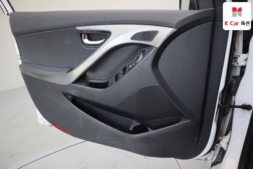 2012 - hyundai avante