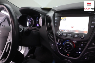 2014 - hyundai veloster