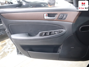 2012 - hyundai bh330