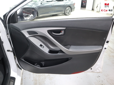 2014 - hyundai avante
