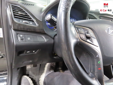 2011 - hyundai grandeur