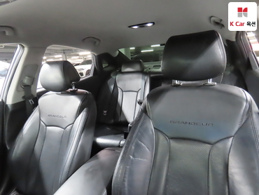 2011 - hyundai grandeur