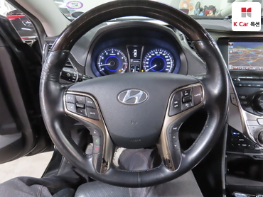2011 - hyundai grandeur