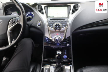 2011 - hyundai grandeur