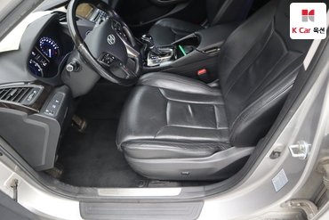 2011 - hyundai grandeur