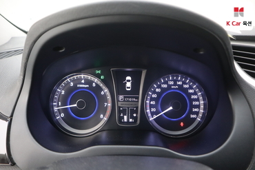 2011 - hyundai grandeur
