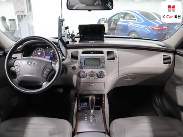 2010 - hyundai grandeur