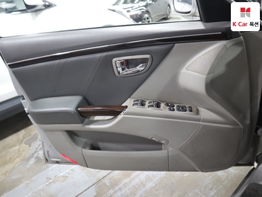 2010 - hyundai grandeur