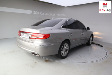 2010 - hyundai grandeur