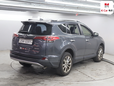 2016 - toyota rav4