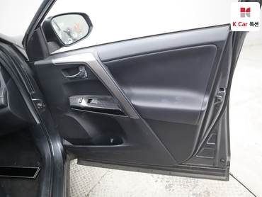 2016 - toyota rav4