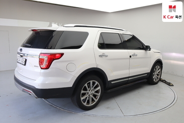 2017 - ford explorer