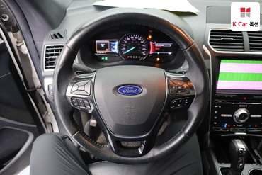 2017 - ford explorer