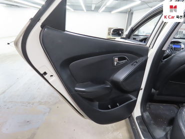 2011 - hyundai tucson