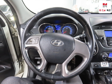 2011 - hyundai tucson
